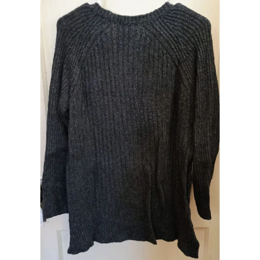 Eddie Bauer Women's Medium Gray Rib Knit Sweater Crew Neck Long Sleeve Pullover